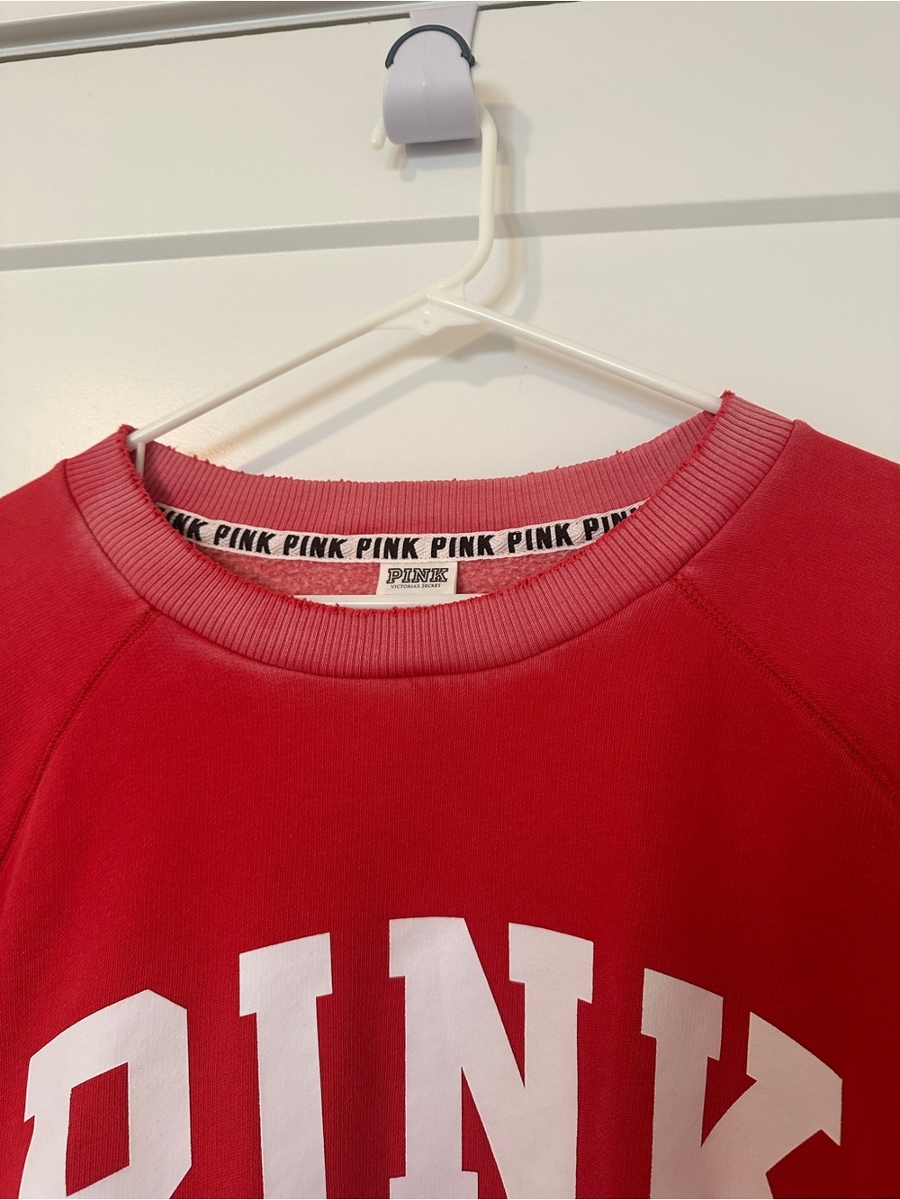 Victorias Secret PINK Red Distressed Logo Crewneck Sweatshirt Size Medium - Picture 6 of 14
